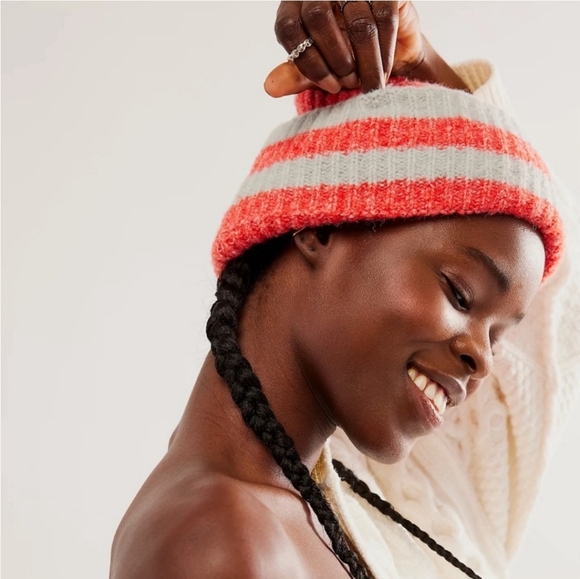 NWOT-Harbor Marled Ribbed Beanie, Grey/Red - Picture 1 of 7